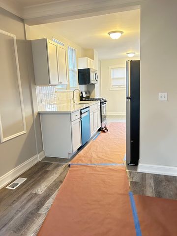 7926 S Michigan Avenue, Chicago, IL 60619