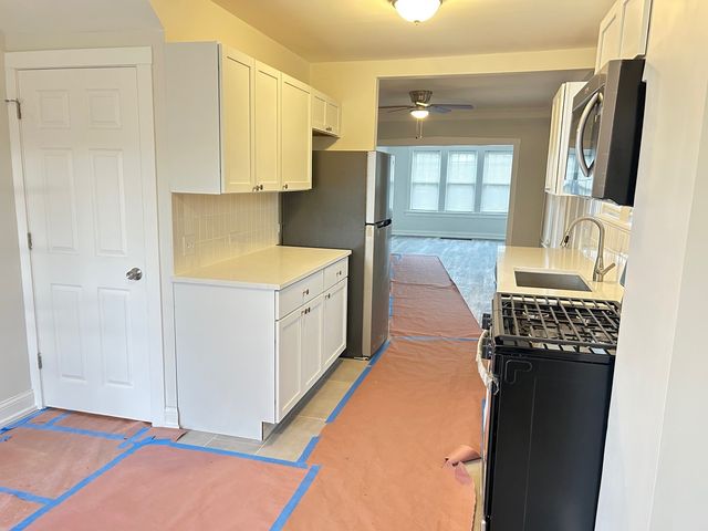 7926 S Michigan Avenue, Chicago, IL 60619