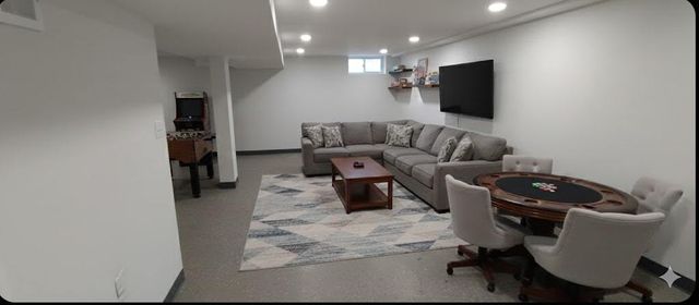 7926 S Michigan Avenue, Chicago, IL 60619