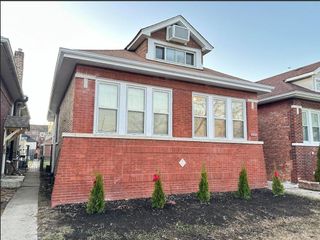 7926 S Michigan Avenue, Chicago, IL 60619