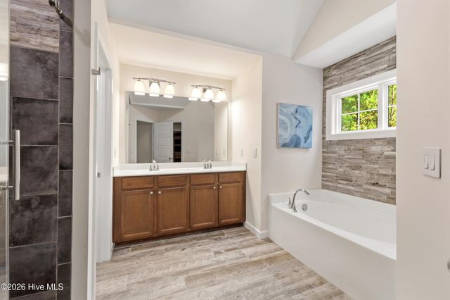 107 Dolphin View Court, Sneads Ferry, NC 28460