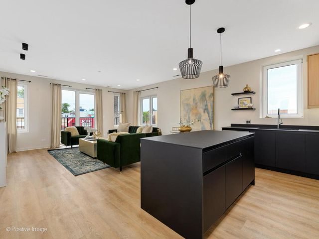 6031 W NORTH Avenue 3w, Oak Park, IL 60302