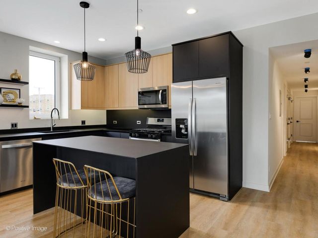 6031 W NORTH Avenue 3w, Oak Park, IL 60302