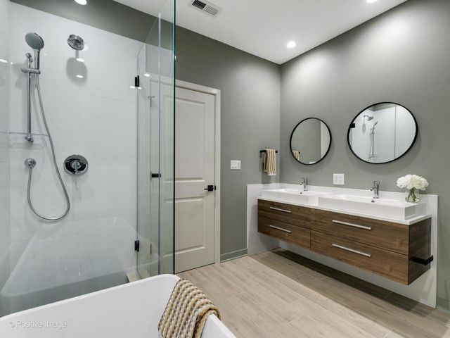 6031 W NORTH Avenue 3w, Oak Park, IL 60302
