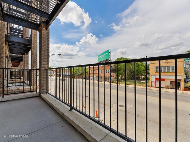 6031 W NORTH Avenue 3w, Oak Park, IL 60302