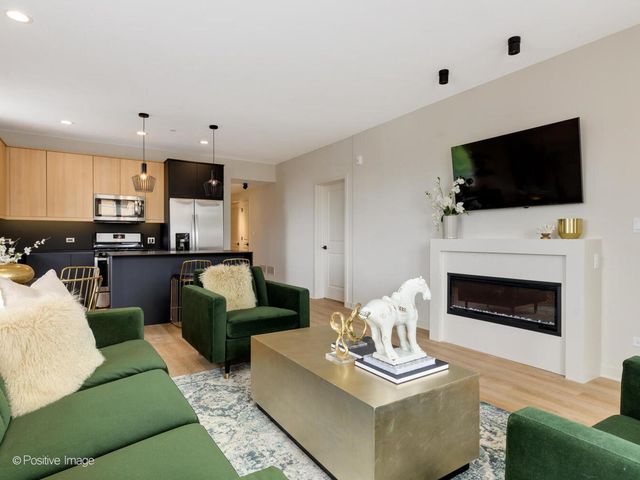 6031 W NORTH Avenue 3w, Oak Park, IL 60302