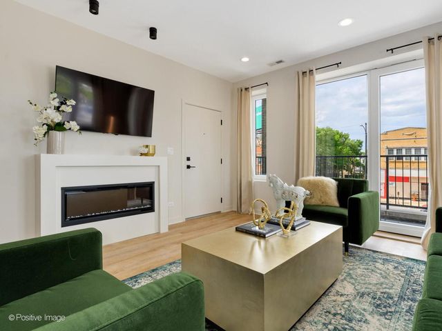 6031 W NORTH Avenue 3w, Oak Park, IL 60302