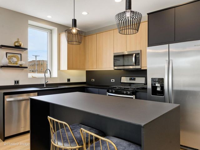 6031 W NORTH Avenue 3w, Oak Park, IL 60302