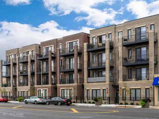 6031 W NORTH Avenue 3w, Oak Park, IL 60302