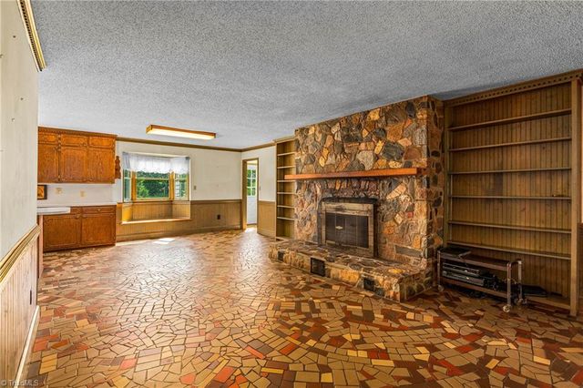 5041 Friendship Circle Road, East Bend, NC 27018