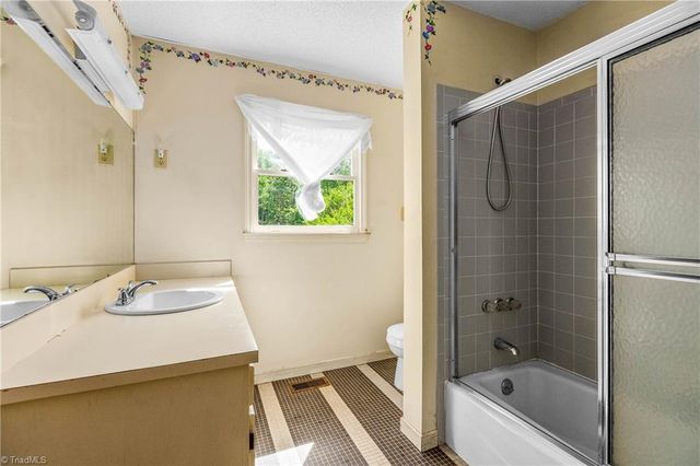 5041 Friendship Circle Road, East Bend, NC 27018