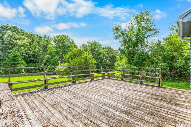 5041 Friendship Circle Road, East Bend, NC 27018
