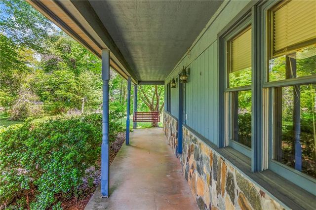 5041 Friendship Circle Road, East Bend, NC 27018