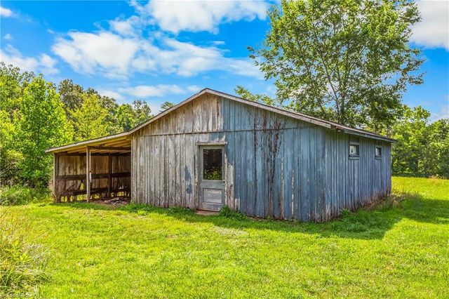 5041 Friendship Circle Road, East Bend, NC 27018