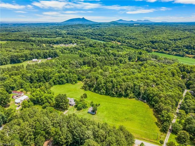 5041 Friendship Circle Road, East Bend, NC 27018