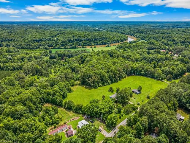 5041 Friendship Circle Road, East Bend, NC 27018