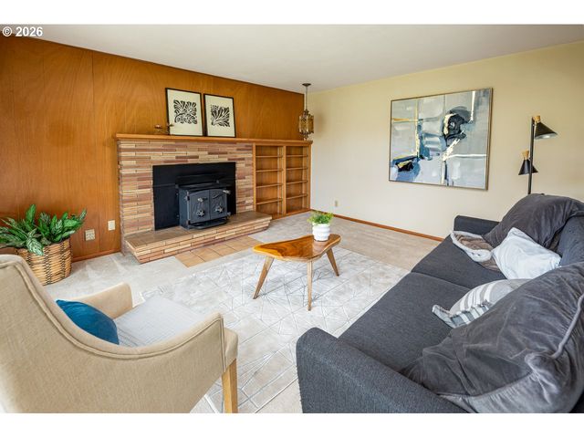 545 HUGHES St, Eugene, OR 97402