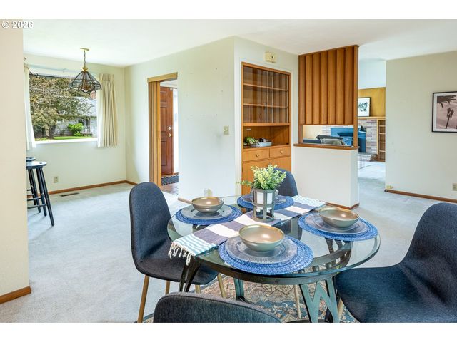 545 HUGHES St, Eugene, OR 97402