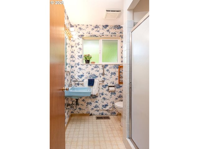 545 HUGHES St, Eugene, OR 97402