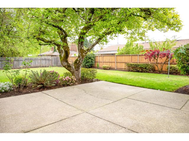 545 HUGHES St, Eugene, OR 97402