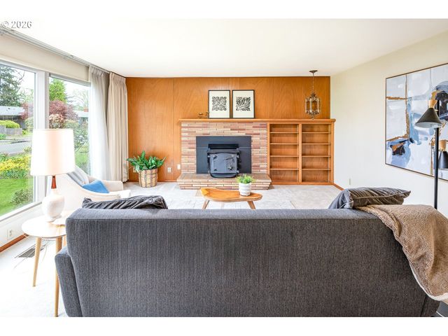 545 HUGHES St, Eugene, OR 97402