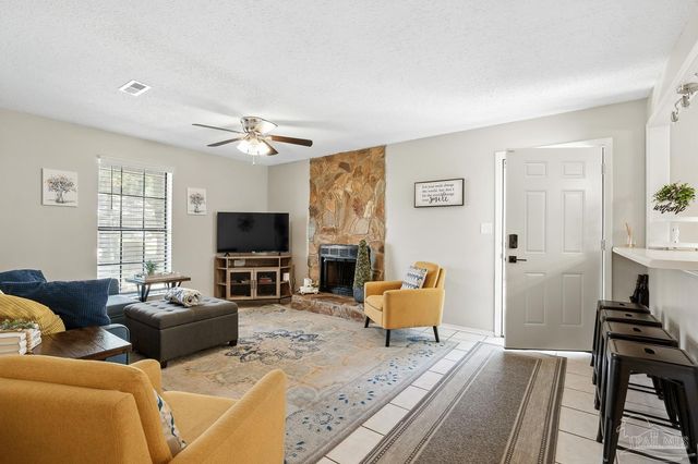 2393 Shoal Creek Dr, Pensacola, FL 32514