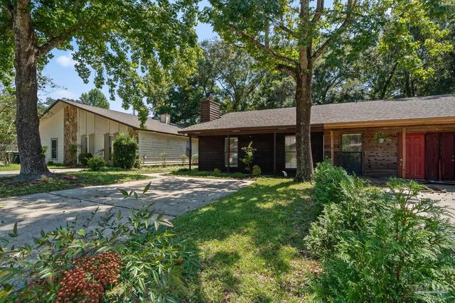 2393 Shoal Creek Dr, Pensacola, FL 32514