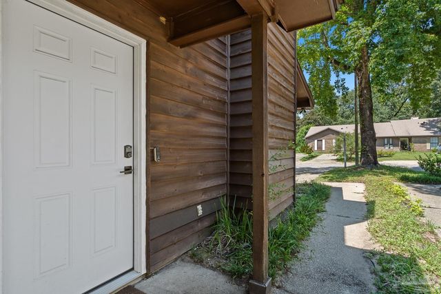 2393 Shoal Creek Dr, Pensacola, FL 32514