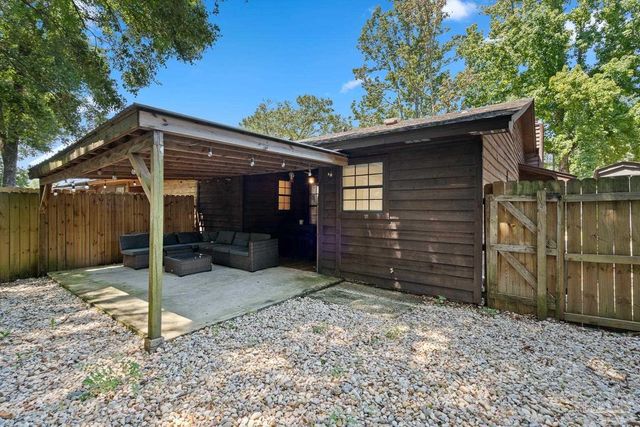 2393 Shoal Creek Dr, Pensacola, FL 32514