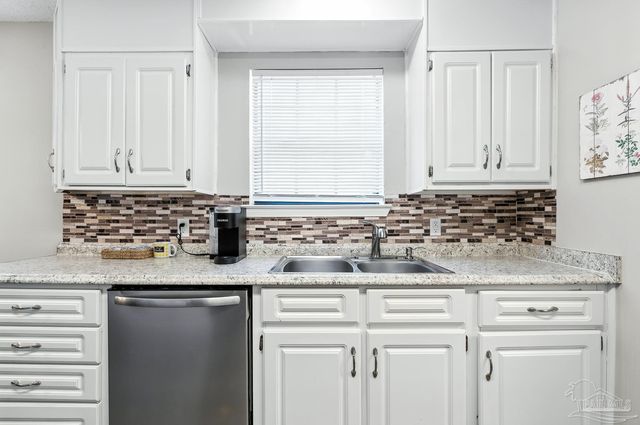 2393 Shoal Creek Dr, Pensacola, FL 32514