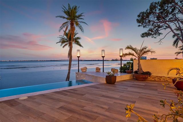 2400 PINELLAS POINT DRIVE S, St Petersburg, FL 33712