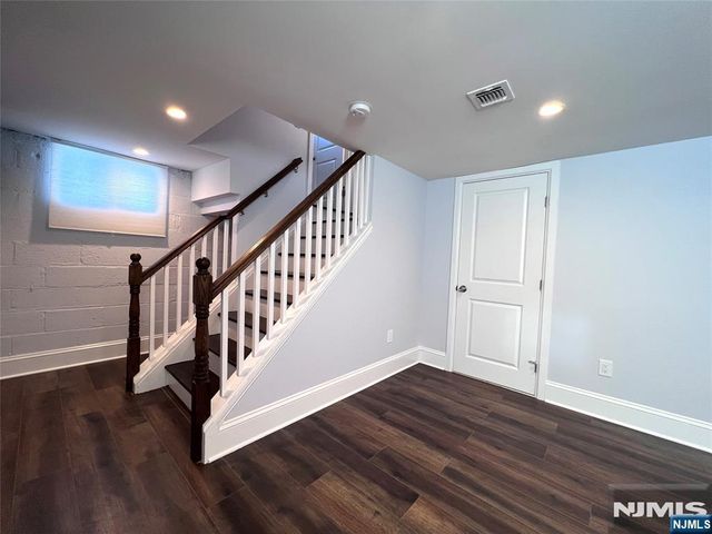 19 Cedar Place 1, Hawthorne, NJ 07506