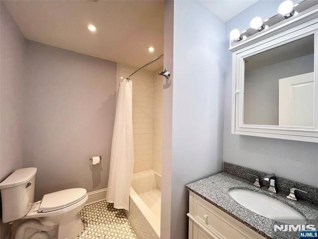 19 Cedar Place 1, Hawthorne, NJ 07506