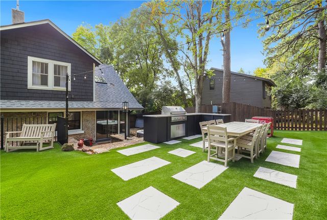 435 N Oliver Avenue, Fayetteville, AR 72701