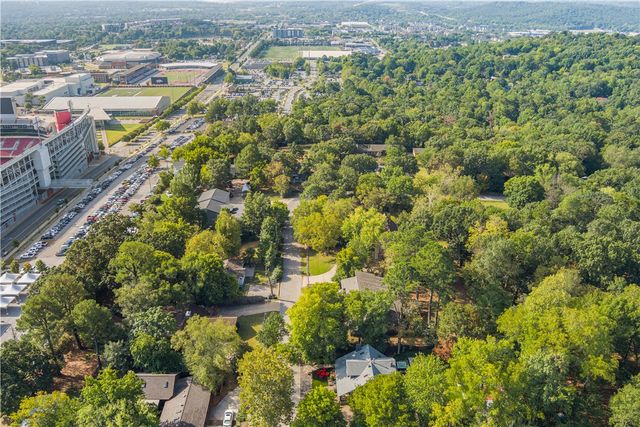 435 N Oliver Avenue, Fayetteville, AR 72701