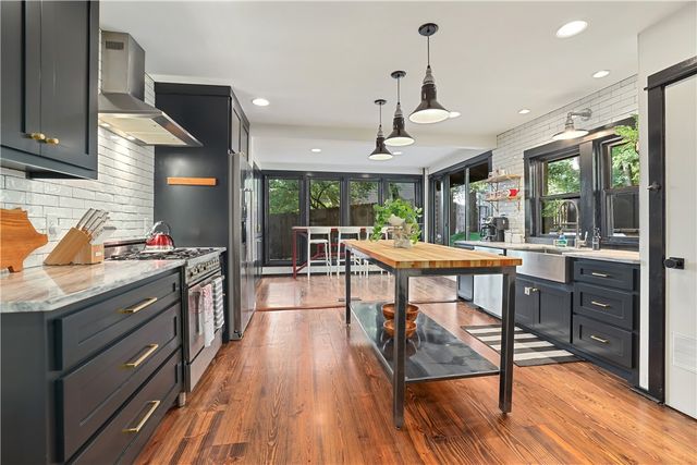 435 N Oliver Avenue, Fayetteville, AR 72701