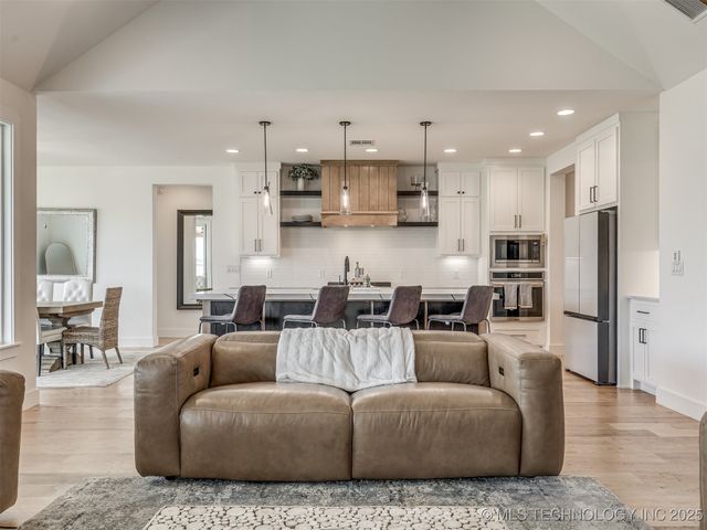 3005 E 146th Place S, Bixby, OK 74008