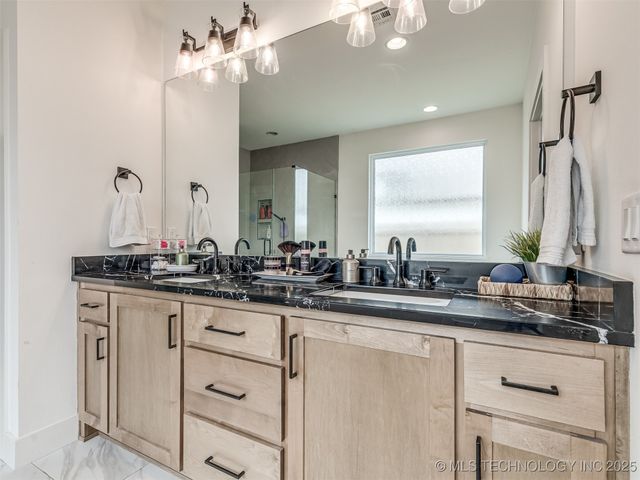 3005 E 146th Place S, Bixby, OK 74008