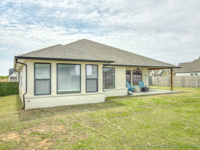 3005 E 146th Place S, Bixby, OK 74008