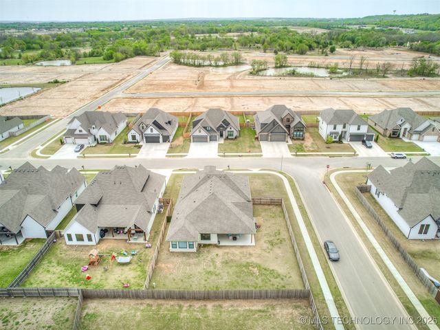 3005 E 146th Place S, Bixby, OK 74008