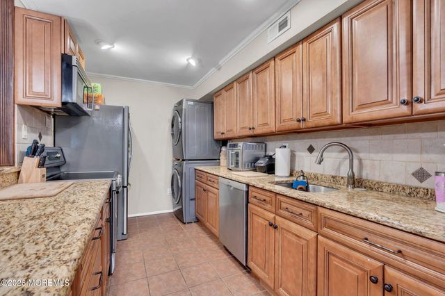 200 Portland Road E14, Highlands, NJ 07732