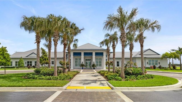 1601 SE Crosswood Way, Port St Lucie, FL 34984