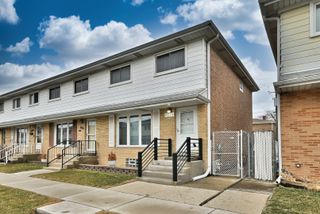 9824 Garden Court, Schiller Park, IL 60176