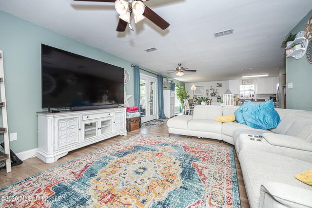 14048 Seymour Drive, Biloxi, MS 39532