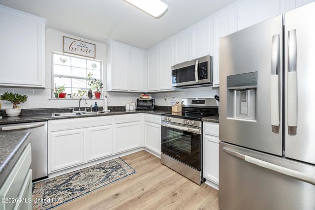 14048 Seymour Drive, Biloxi, MS 39532