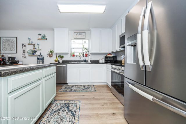 14048 Seymour Drive, Biloxi, MS 39532