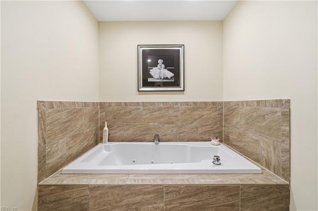 220 W Brambleton Ave Apt 202, Norfolk, VA 23510