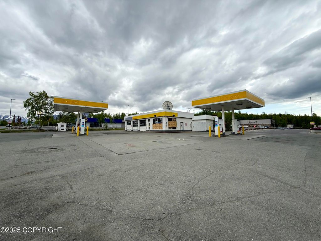 5500 Debarr Road, Anchorage, AK 99504