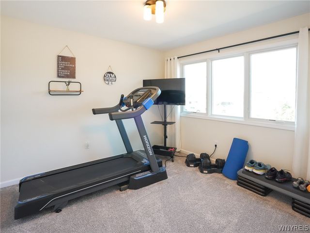 76 Jaycee Lane, West Seneca, NY 14224