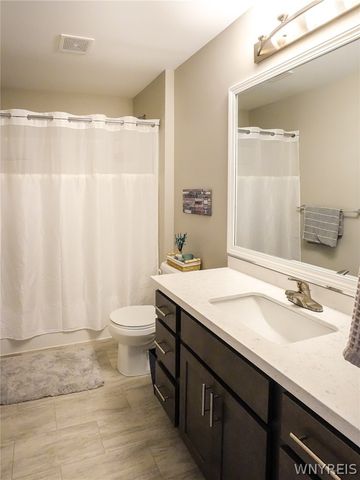 76 Jaycee Lane, West Seneca, NY 14224